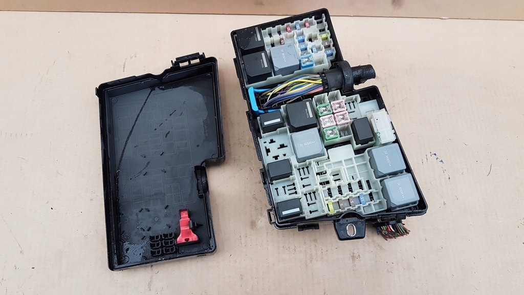 фото №5, Ford c-max cmax mk2 lift коробка запобіжників