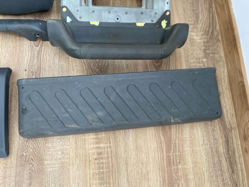 фото №5, Элементы салона ручки пластики обшивка дверца land rover discovery 1 i