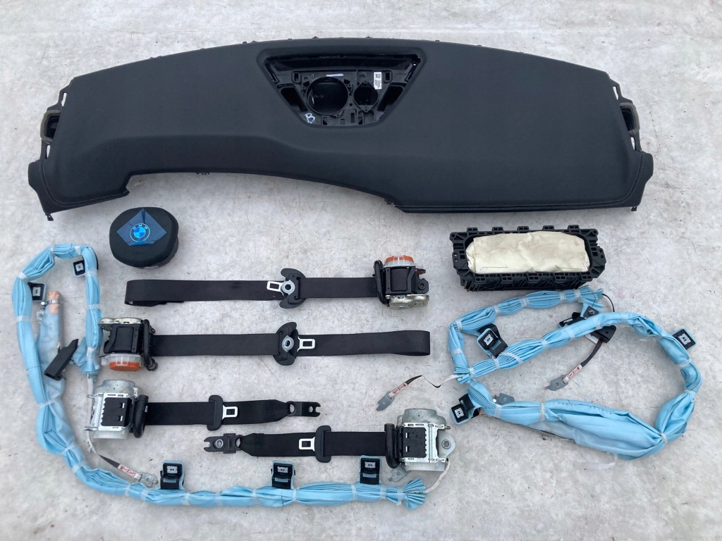 фото №1, Bmw x1 u11 приборная панель приборная панель консоль подушки безопасности ремни