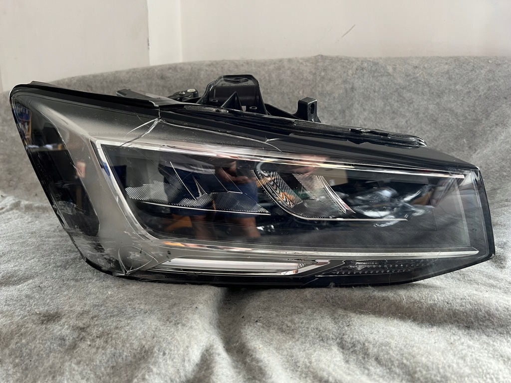 фото №1, Audi q2 lift правая лампа передняя