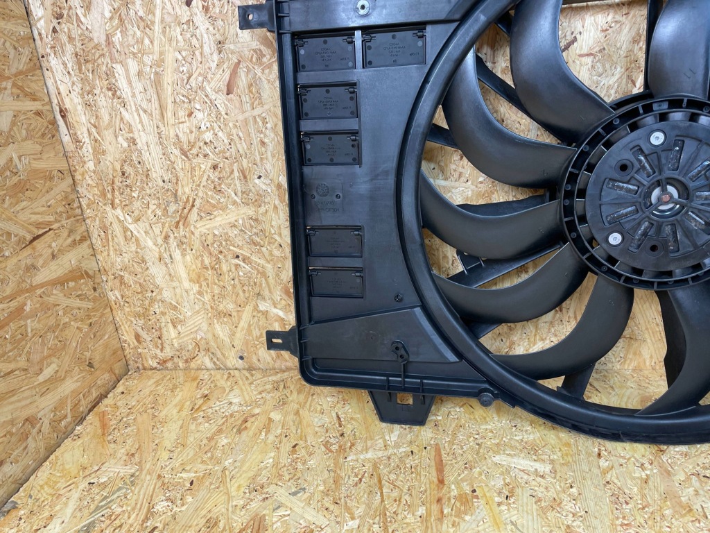 Вентилятор радіатор корпус land range rover jaguar gj32-8c607-bc Оригінал