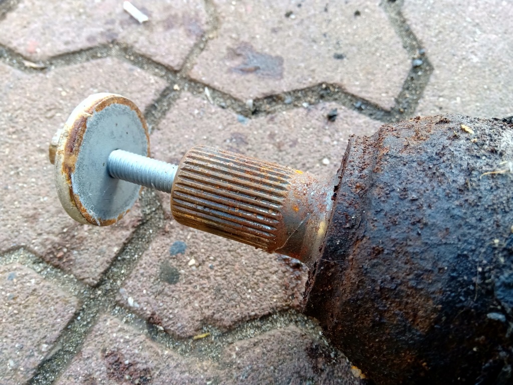 фото №2, Приводной вал левая volvo c30 r-design 1.6 16v 100km 53tys