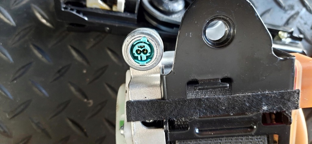 фото №10, Pas безопасности натяжитель левый перед opel mokka