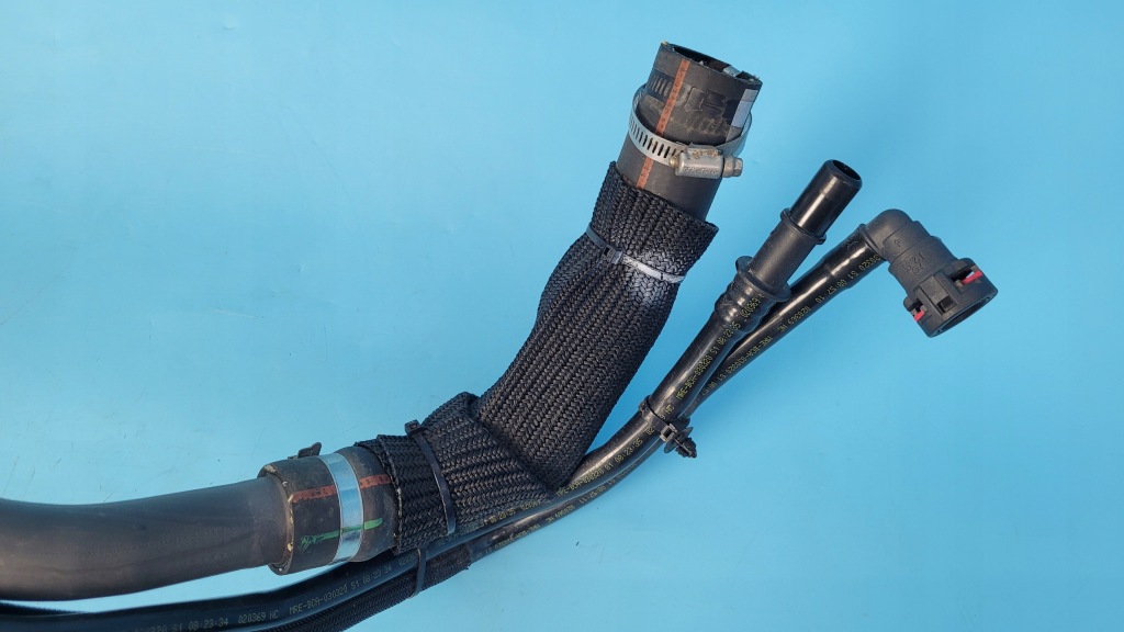 Opel insignia b gsi 21r труба заливная горловина топлива 84828557 в Украине