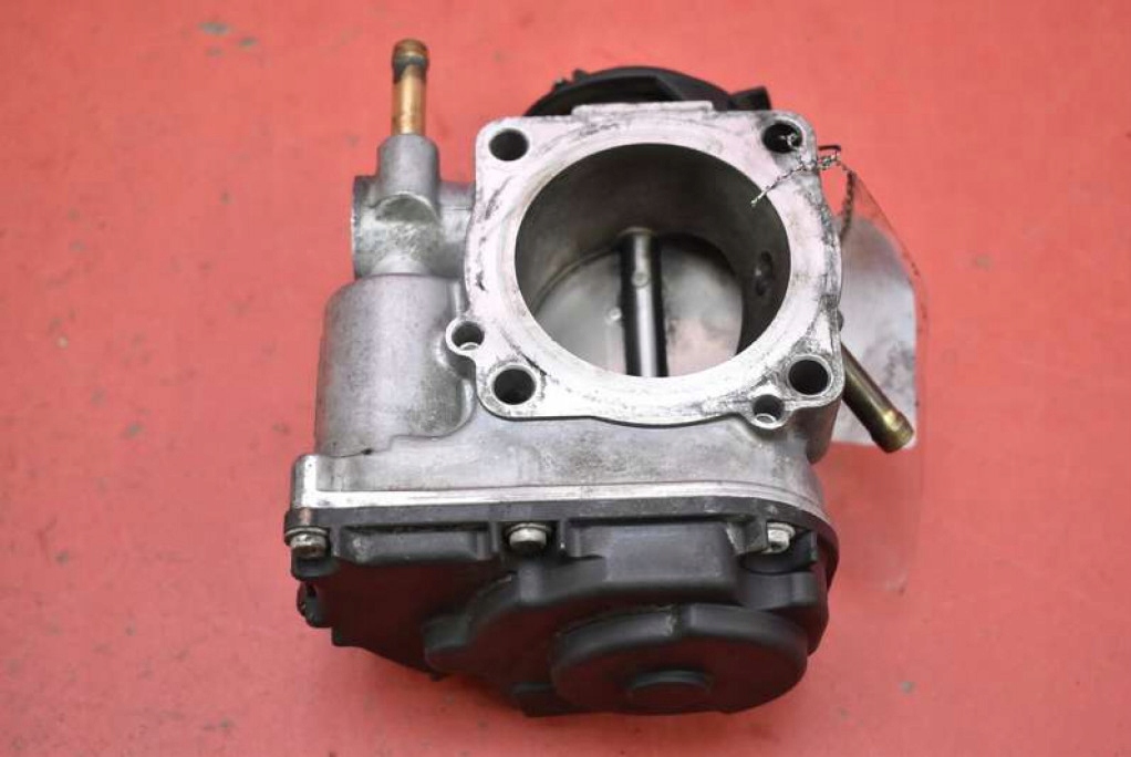 фото №6, Дроссельная заслонка 06a133064j audi a3 8l 1.6 8v 101 km 96-00