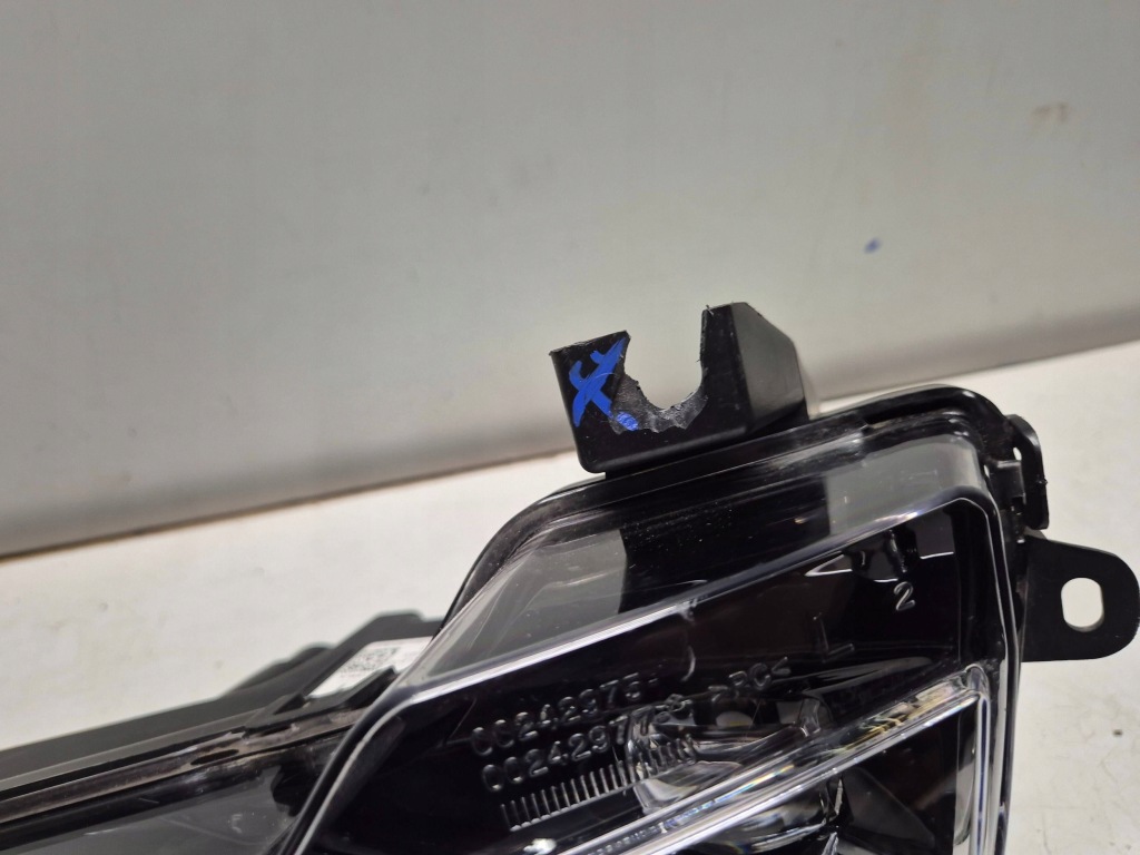 Tesla model y лівий протитуманна фара led drl 1507932-00-c Доставка