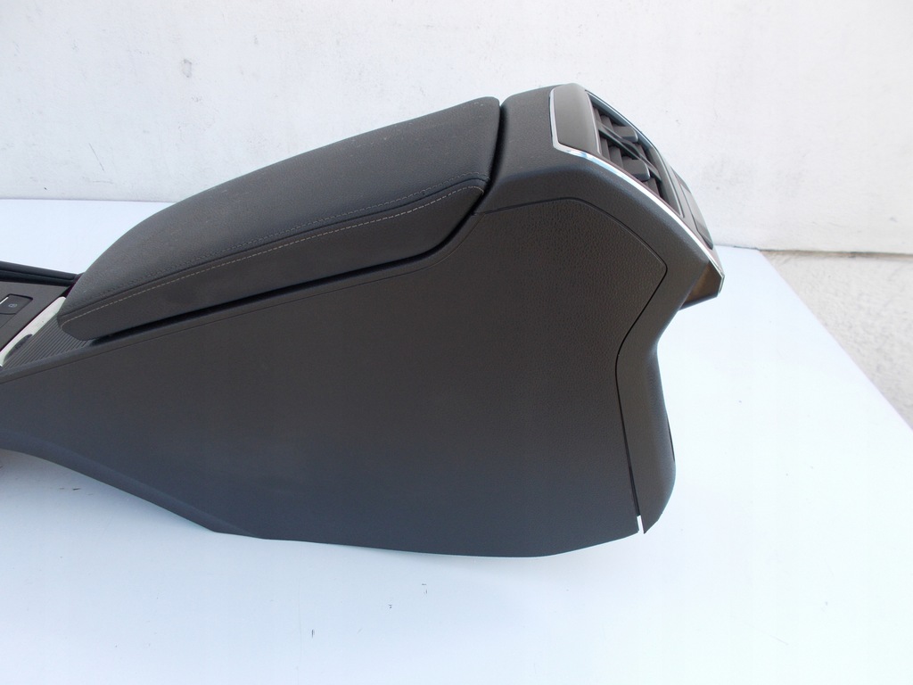 фото №10, Подлокотник туннель зарядное устройство skoda superb iii