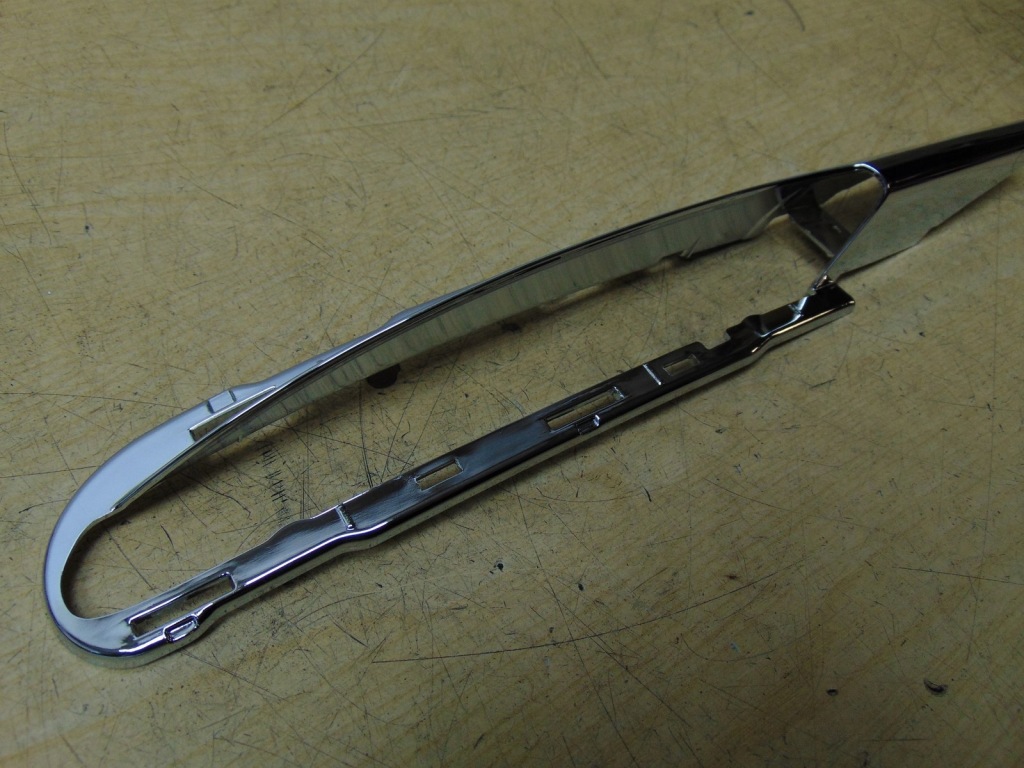 фото №4, Молдинг хром бампера mercedes w251 r klasa права