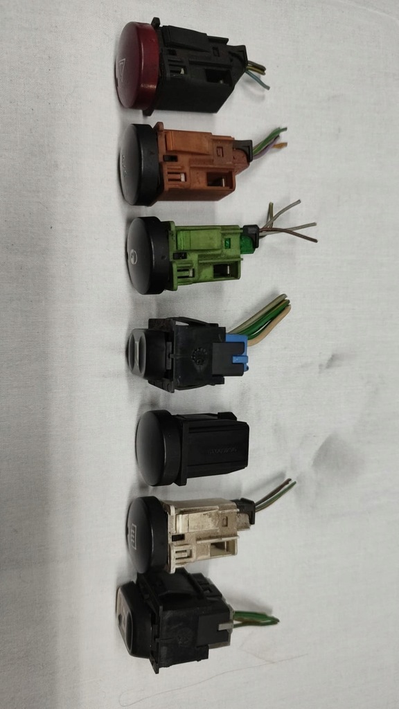 фото №9, Комплект выключателей berlingo 9644845777 стекло кондиционер замок аварийная стекло