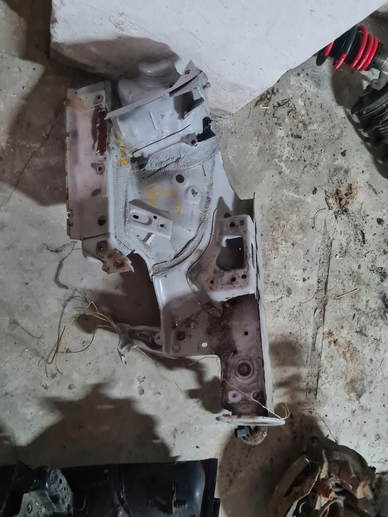 фото №1, Лонжерон правая vw golf v