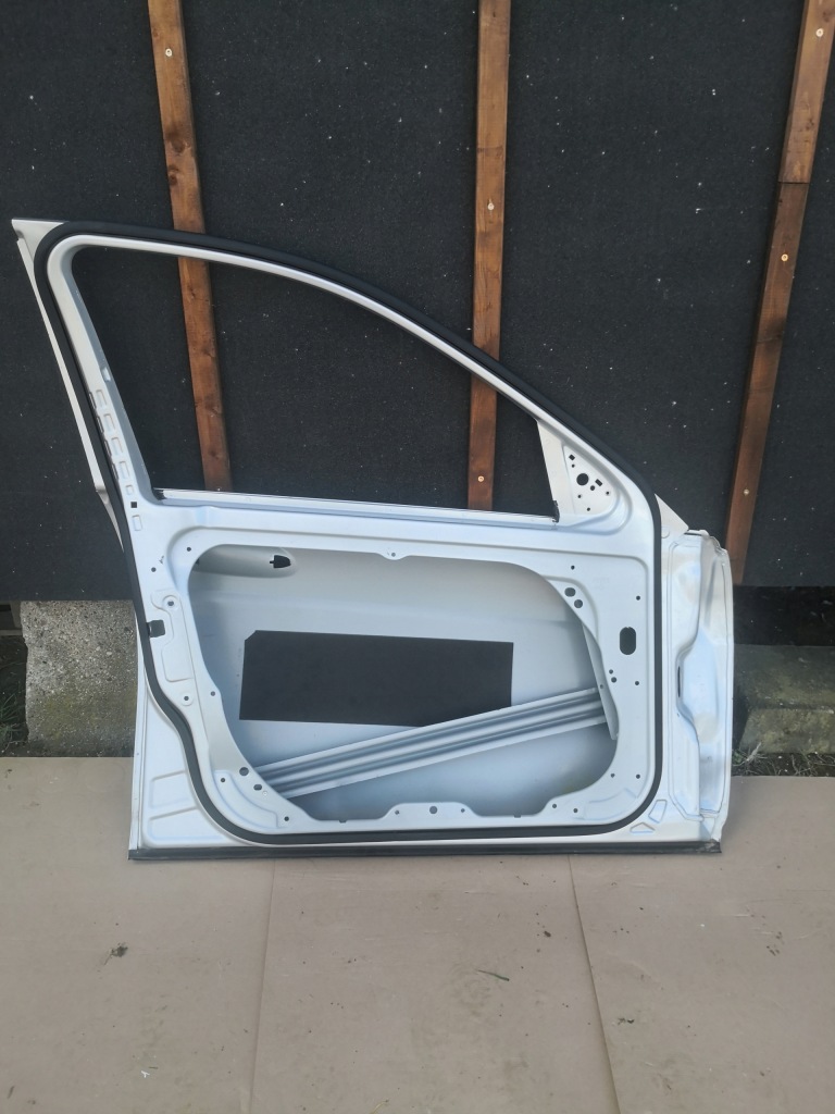 фото №3, Mercedes c-klasa w204. двері ліва перед d020