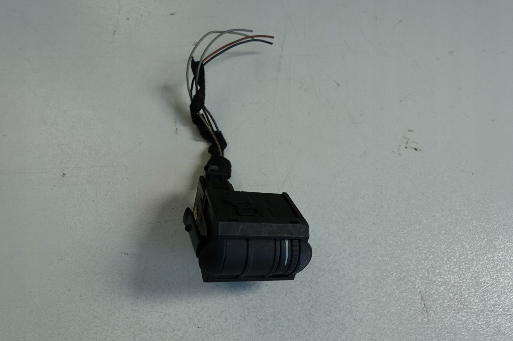 Купити Кнопка світла освітлення new beetle volkswagen оригінальний номер 5c5941533