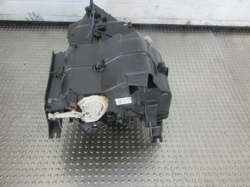 фото №5, Suzuki jimny 1.3i 2003 отопитель воздуходувка корпус eu