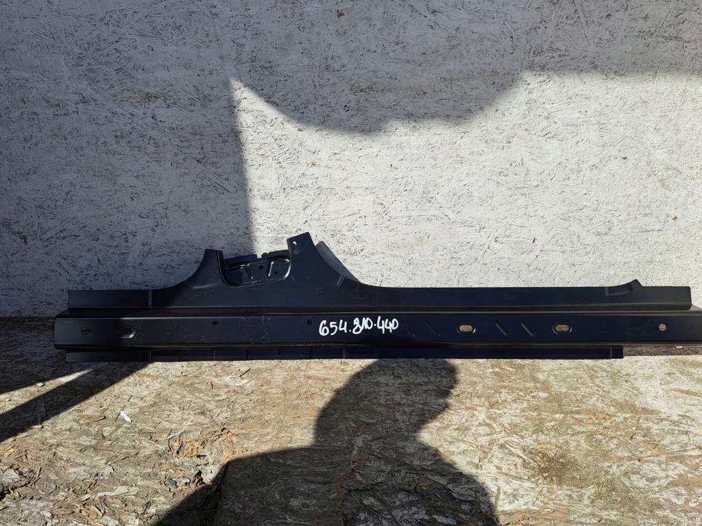 фото №2, Skoda scala 654810440 поріг обшивка праве