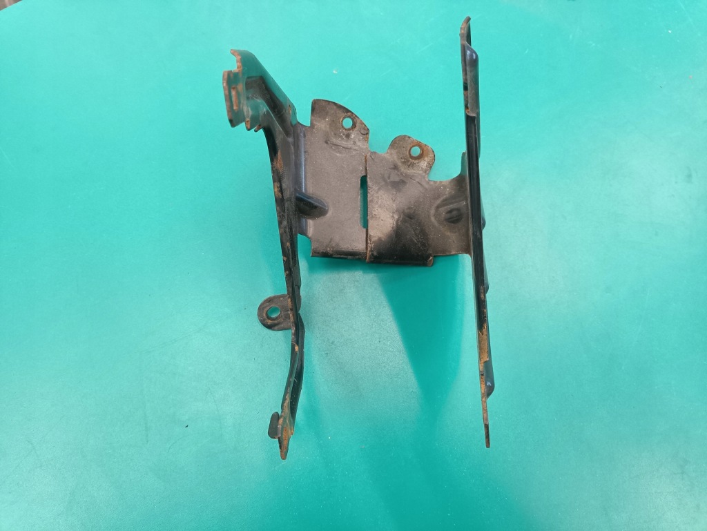 фото №1, Chrysler town country кронштейн коробка предохранитель