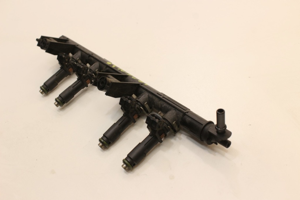 фото №5, Форсунка молдинг комплект 8200885283 renault twingo ii 1.2