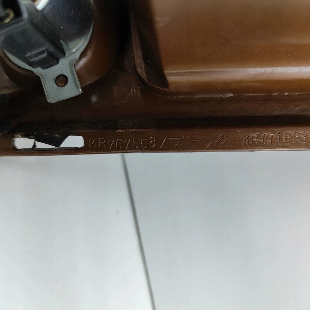 фото №9, Mitsubishi galant 2001 середина рамка панелі приладової панелі