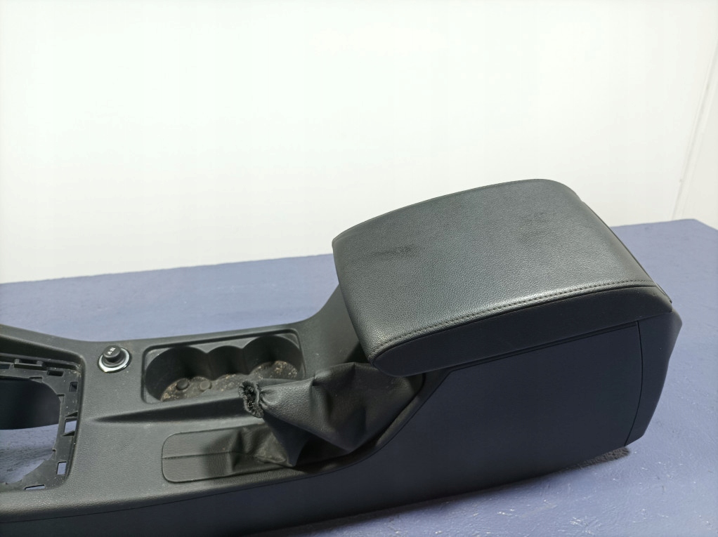 фото №6, Skoda octavia iii lift подлокотник туннель средний кожа eu