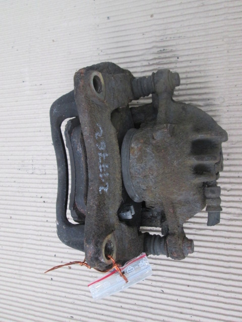 фото №1, Volvo v40 s40 1.8 2000r супорт перед правий