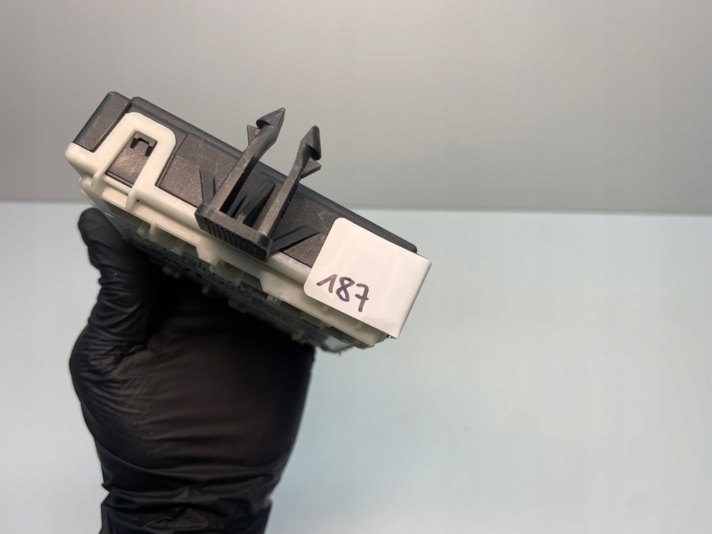 фото №8, Mercedes w205 w213 w907 w910 модуль блок керування двері a1679002718