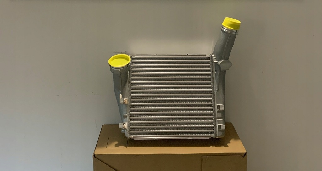 фото №1, Інтеркулер правий porsche cayenne