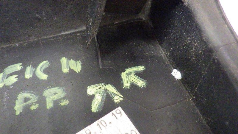 Молдинг боковая правый перед trafic iii vivaro b 768185709r 768187171r Недорого