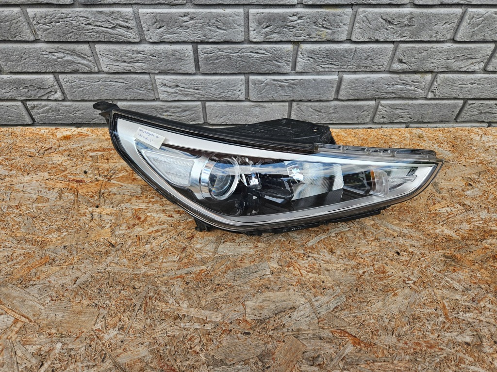 фото №1, Hyundai i30 3 iii 17-20 лампа правая линза