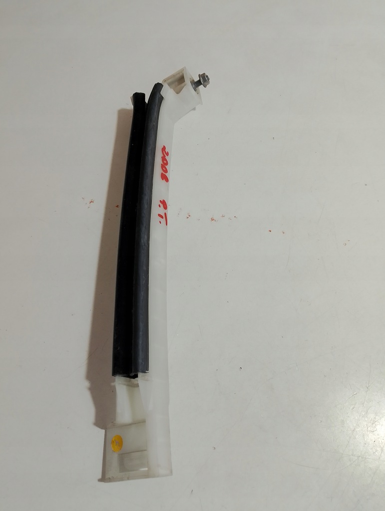 фото №1, Peugeot 2008 ii напрямна скло правий задня 9830723380