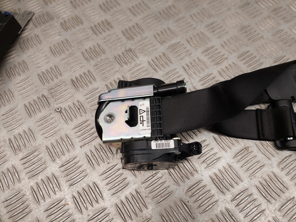 Bmw x1 f48 f49 7428112 перед сторона правая ремни безопасности Киев