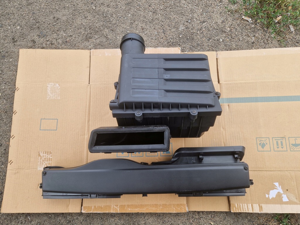 фото №7, Корпус фильтра воздуха 5q0129607l комплектная