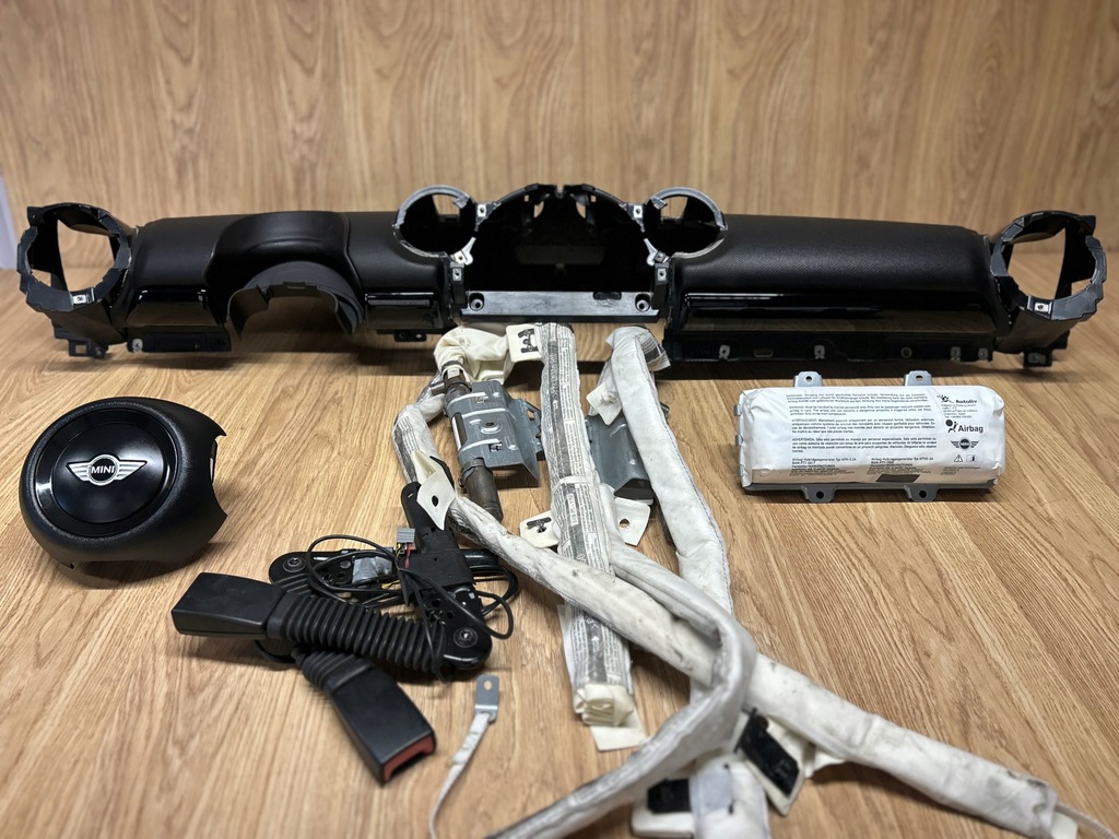 фото №1, Mini countryman r60 консоль панель приладів ремені подушка безпеки oryginał-listwa