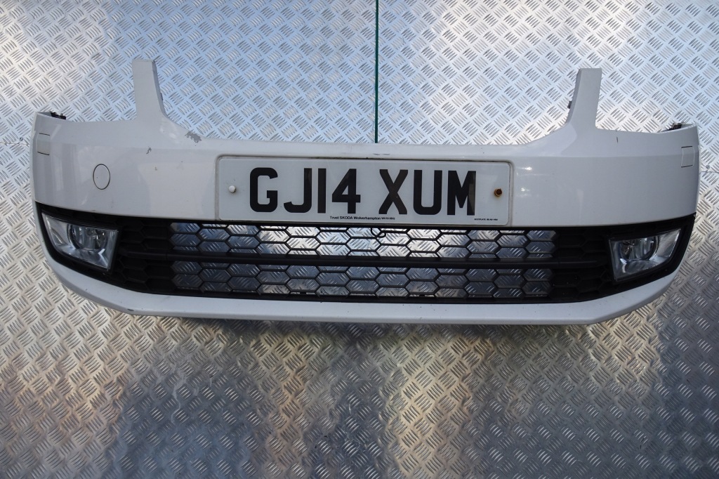 фото №1, Skoda octavia iii - бампер передний омыватель