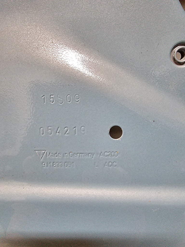 фото №7, Ліва двері задні задня 9j1833051 porsche taycan