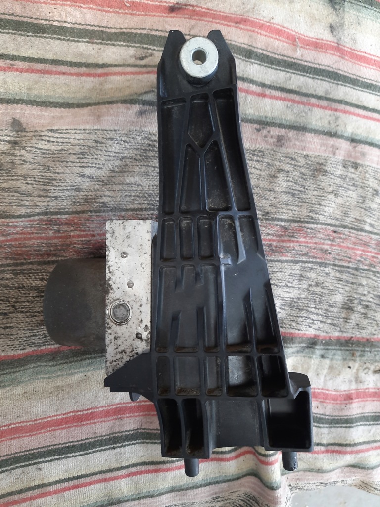 Opel astra k насос abs кронштейн 1.6 cdti 16r. Доставка