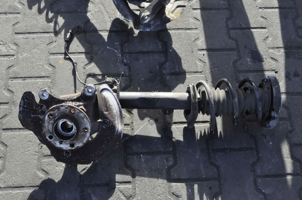 Купить Bmw f45 амортизационная стойка левый перед