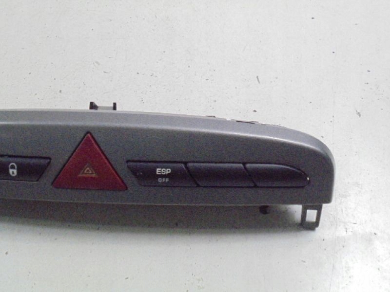 фото №7, Peugeot 308 i выключатель аварийных переключатель