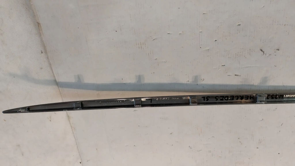Купити Накладка хром порога  лівий mercedes sl r230
