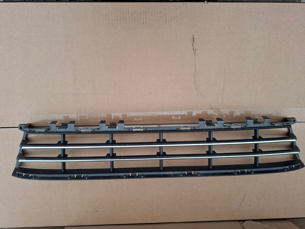 фото №1, Volvo v70 3 iii lift - решётка бампера перед хром