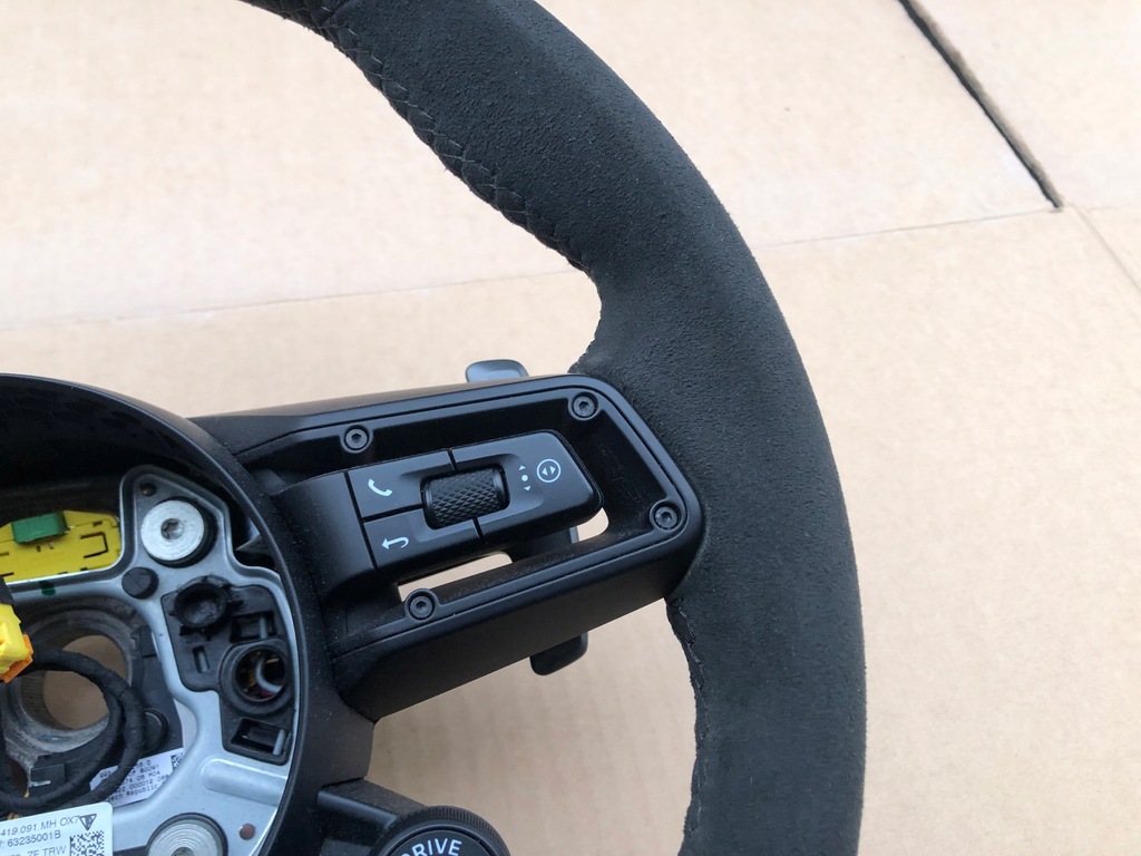 фото №6, Porsche 911 gts 992 повітропровід alcantara пелюстки перемикання