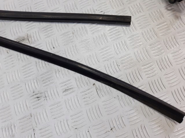 фото №5, Ford c-max lift прокладка дверная задняя правый