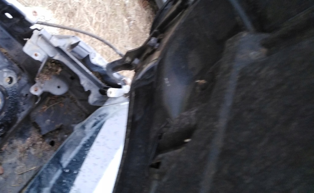 фото №9, Mazda 5 v cr 05r капот петли шумоизоляция kom 28b