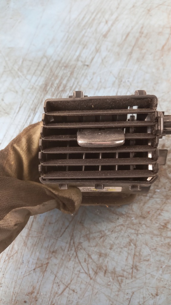 фото №1, Решітка обдув volvo v40 31307021