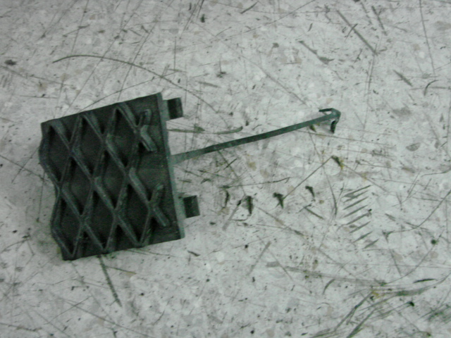 фото №1, Заглушка бампера задняя mazda rx-8 f151-50ek1