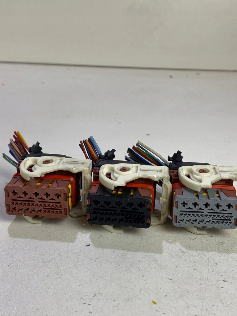 фото №5, Роз'єми штекер колодка коробка запобіжників bsm r02 citroen c5 iii x7