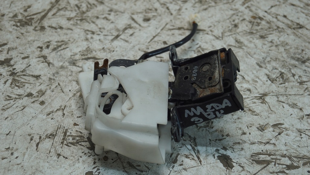 фото №7, Замок крышки багажника задняя mazda 3 bk i