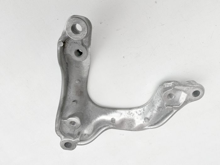 фото №1, Mitsubishi outlander asx 2,0b 2,4b кронштейн двигателя 7813a218