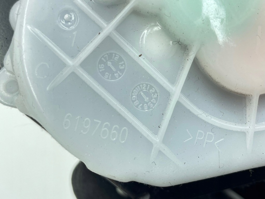 фото №6, Toyota prius prime 2016 pas безпеки сидіння заднього