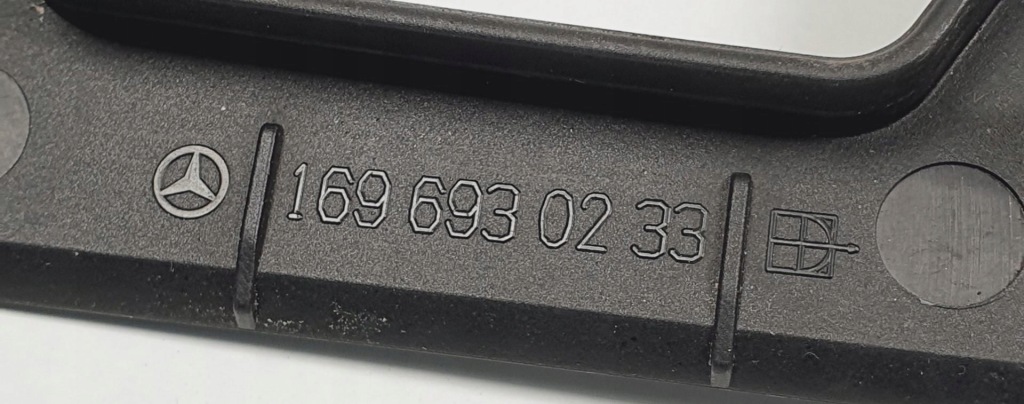 Захист шарнір кришки правий задній mercedes w169 Доставка