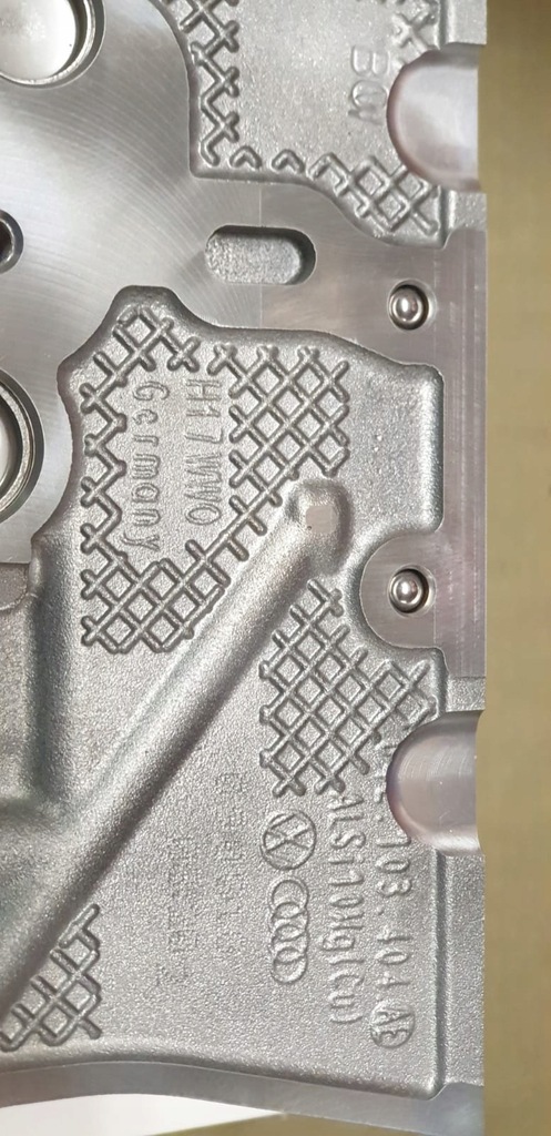 фото №1, Головка с клапанами 04e103064f