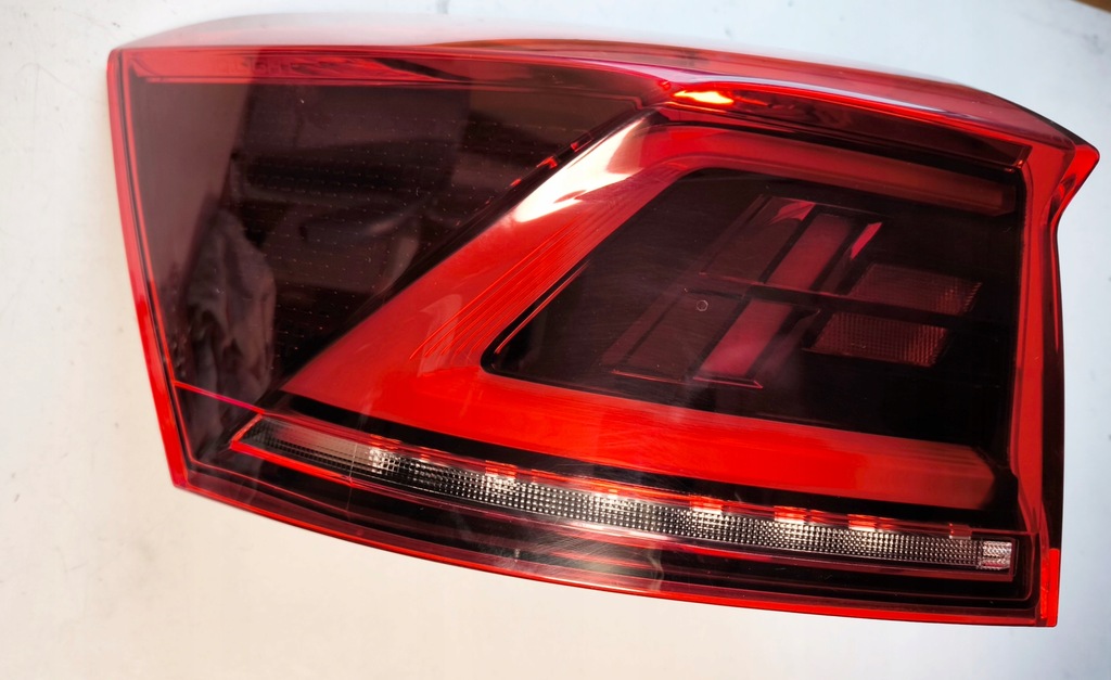 фото №4, Vw t-roc 17- лампа задняя левая наружная 2ga945207a